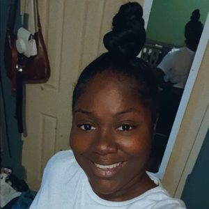 Meet your Posher, Alexandra